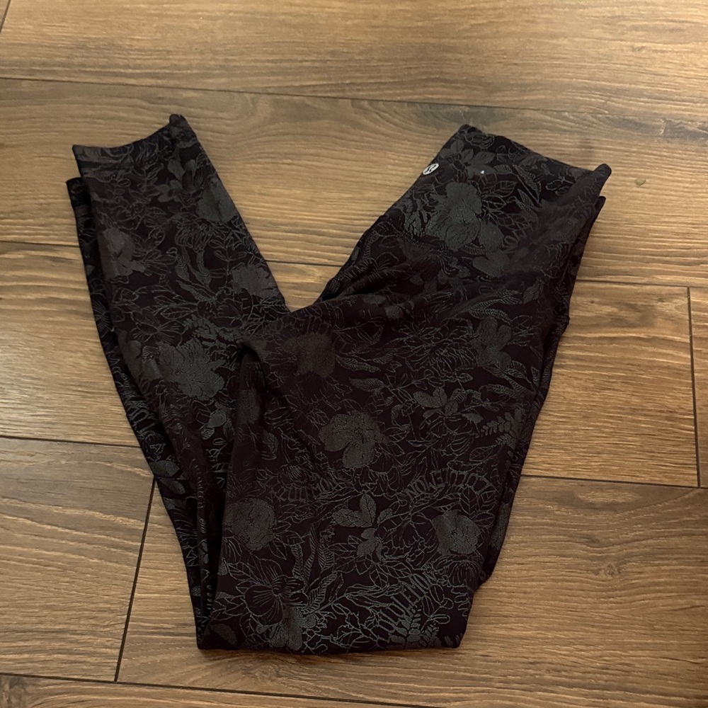 lululemon athletica Black Floral Leggings-Wonder train 25”